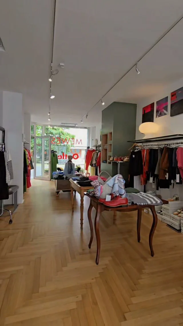 Unsere Stammkundinnen kennen das Geheimnis schon. ✨  Neben Mewes gibt es auch unser Outlet – mit vielen reduzierten Lieblingsstücken und immer neuen Schätzen.  Warst du schon mal dort?
 #MewesMode #mewesbraunschweig #Mewes
